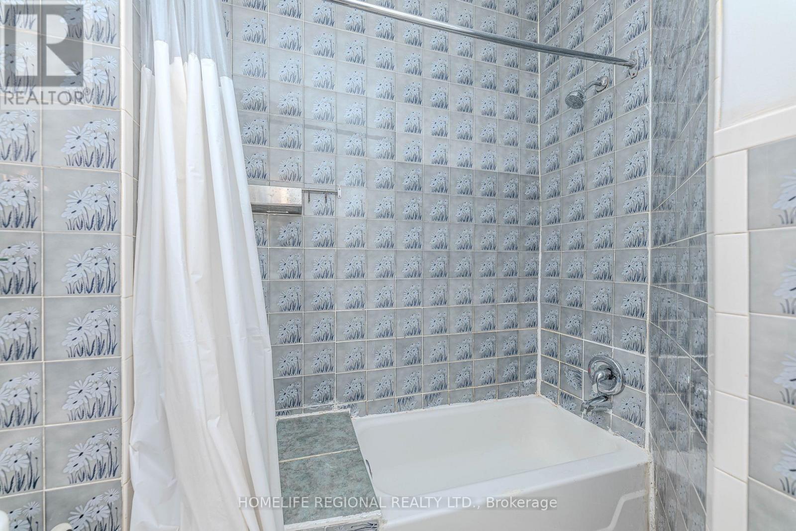 2nd Floor - 1573 Dundas Street W, Toronto, Ontario  M6K 1T9 - Photo 14 - C12242110