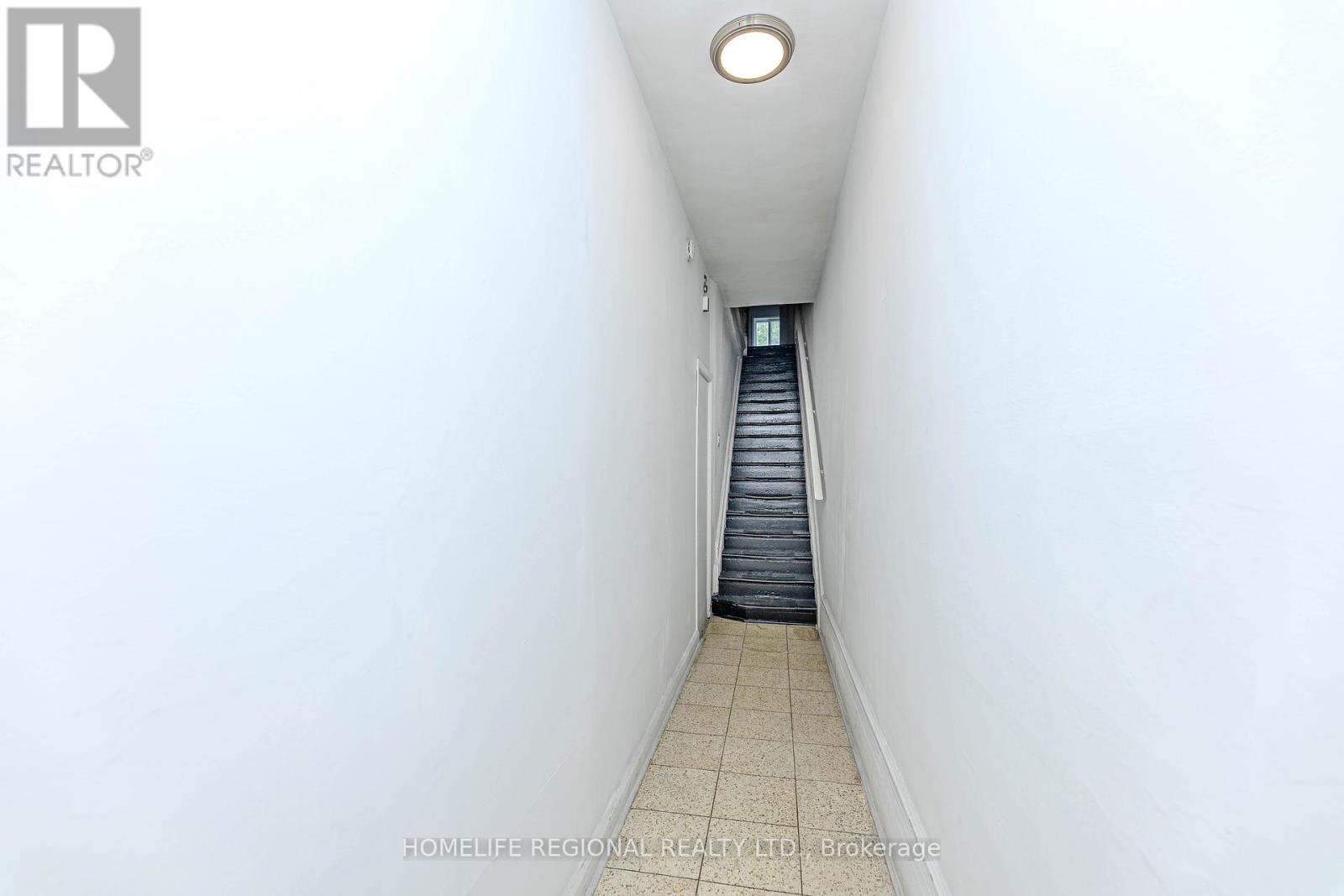 2nd Floor - 1573 Dundas Street W, Toronto, Ontario  M6K 1T9 - Photo 15 - C12242110