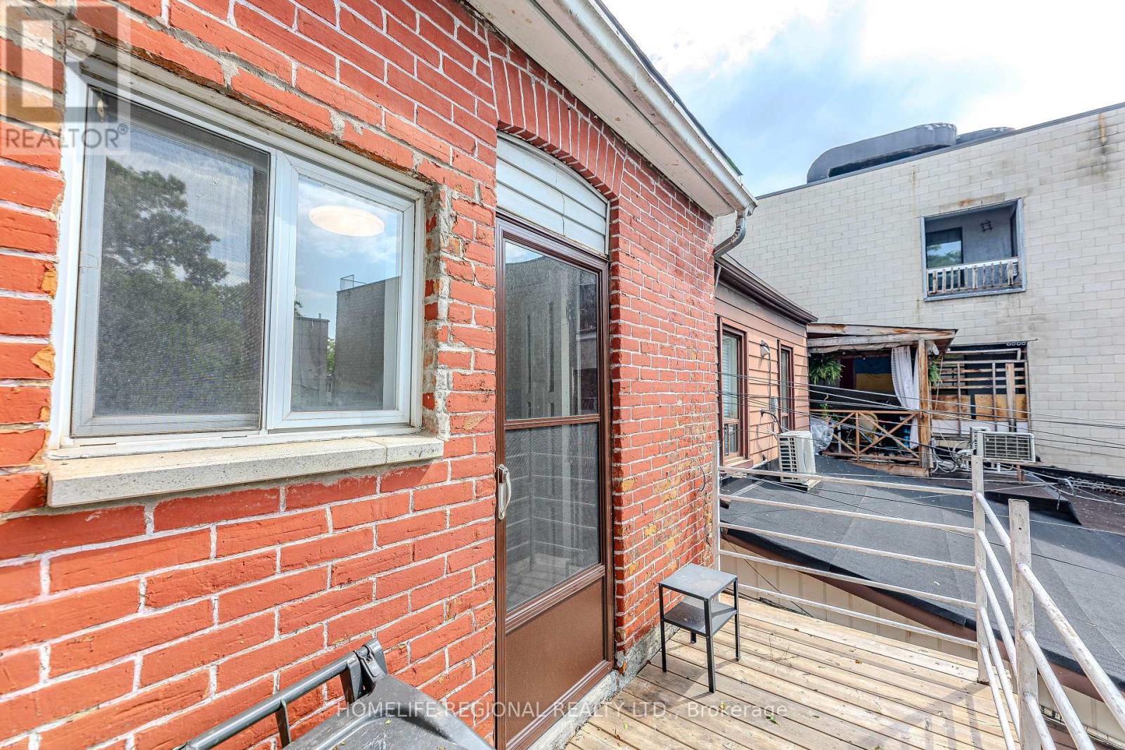 2nd Floor - 1573 Dundas Street W, Toronto, Ontario  M6K 1T9 - Photo 16 - C12242110