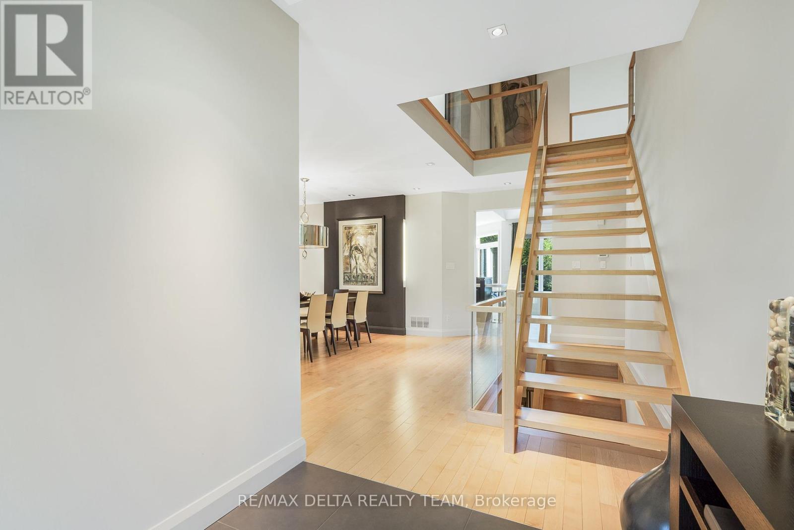 Property at 1703 DES SAPINS GARDENS image 4