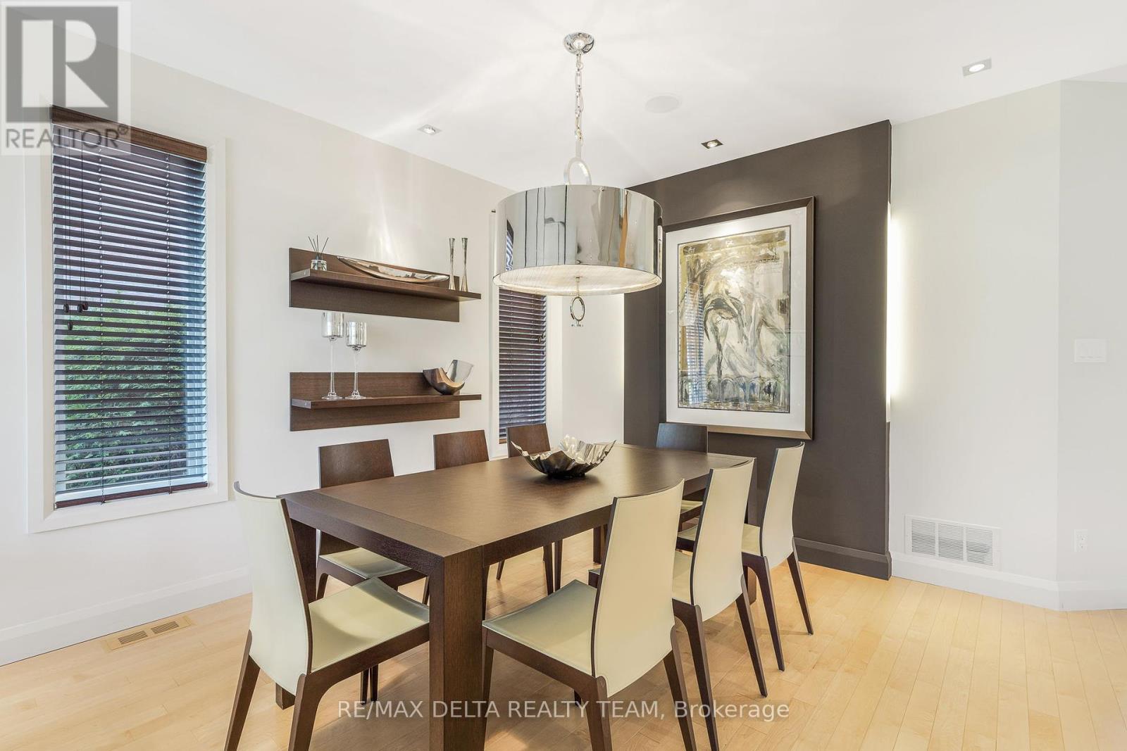 Property at 1703 DES SAPINS GARDENS image 5