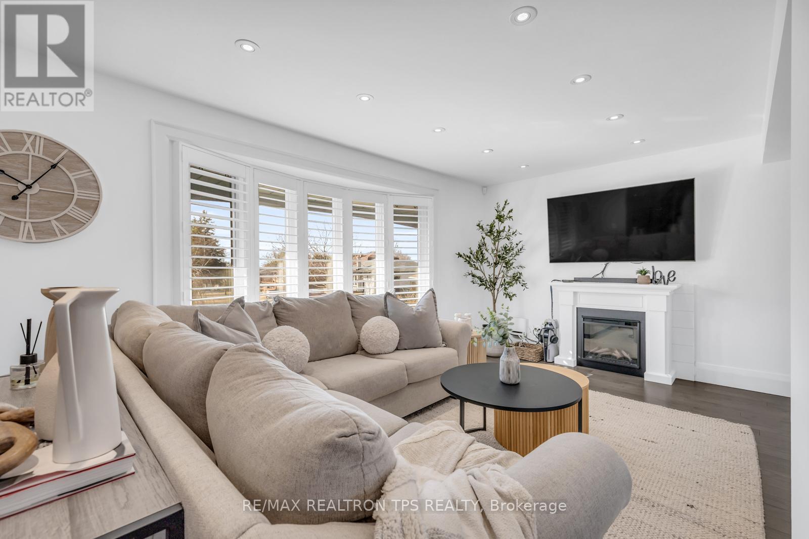Property at 58 ORIOLE COURT image 4