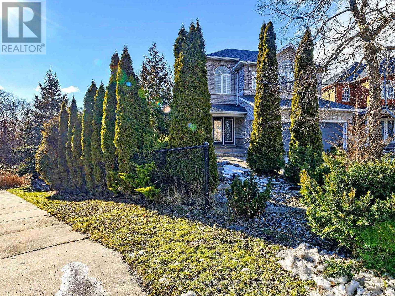 12 Bilberry Crescent, Richmond Hill (Rouge Woods), Ontario  L4S 2M4 - Photo 4 - N12242120