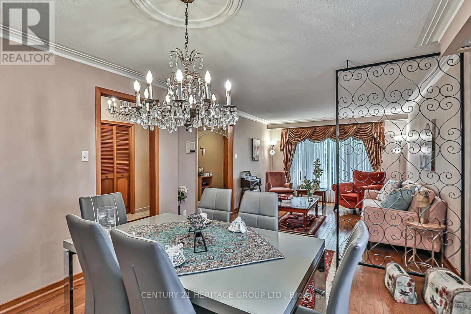 40 Weldrick Road W, Richmond Hill, Ontario  L4C 3T8 - Photo 7 - N12242140