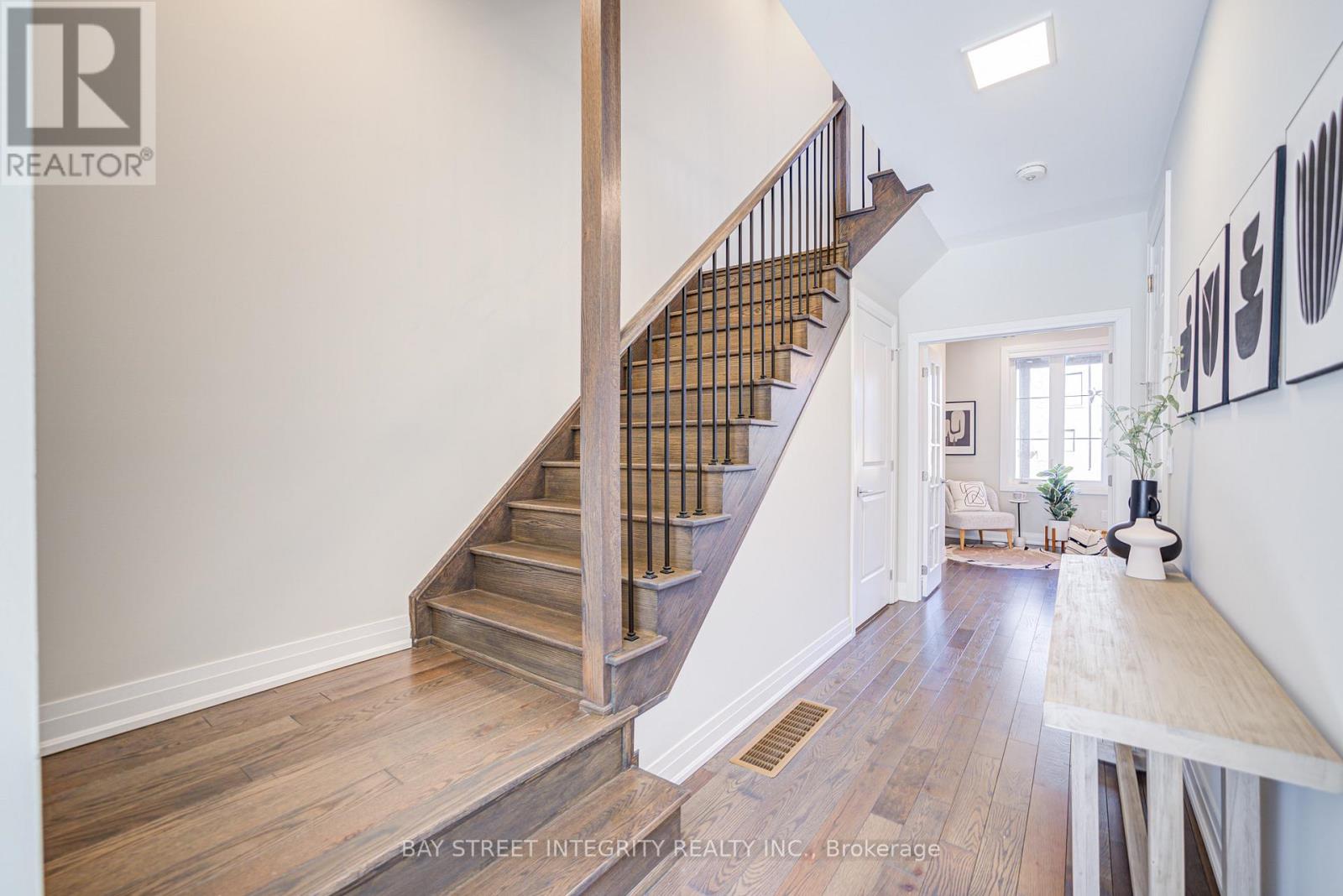 Property at 511 NEW ENGLAND COURT image 3