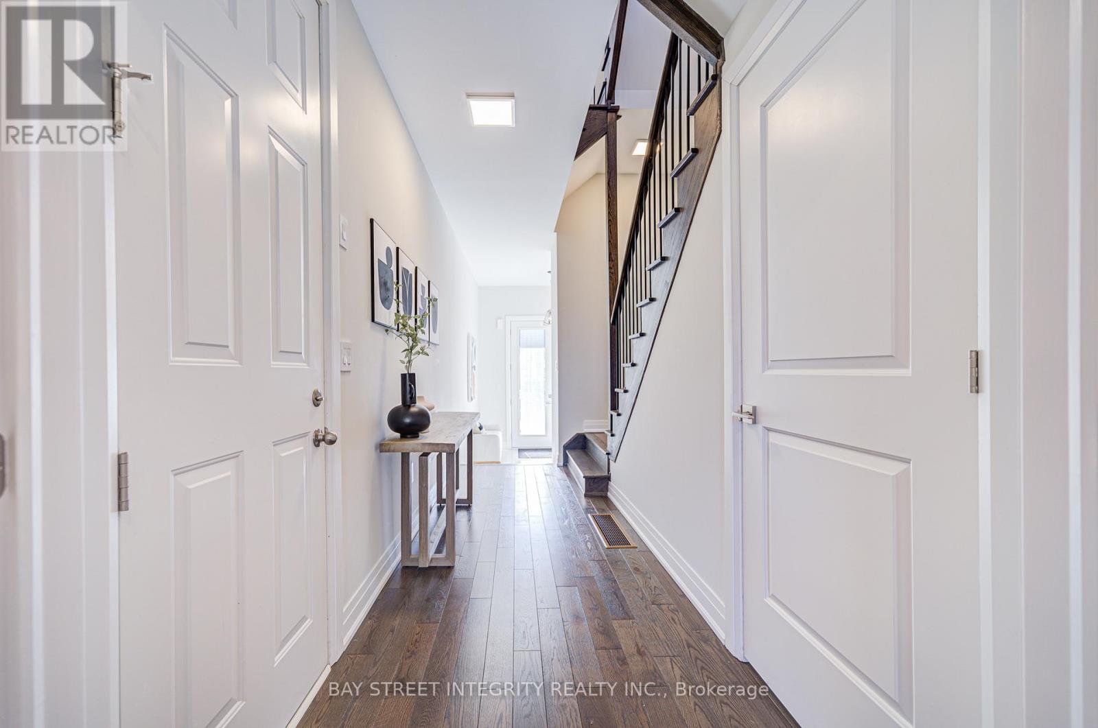 Property at 511 NEW ENGLAND COURT image 4