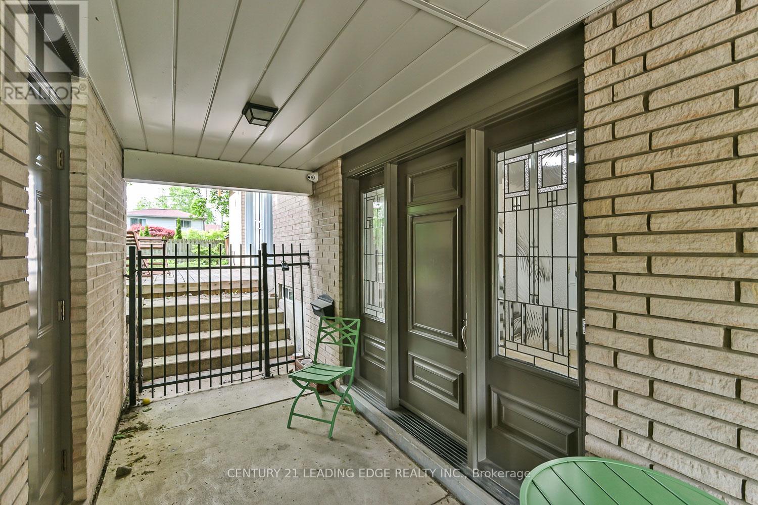 Property at 40 FONTHILL BOULEVARD image 3