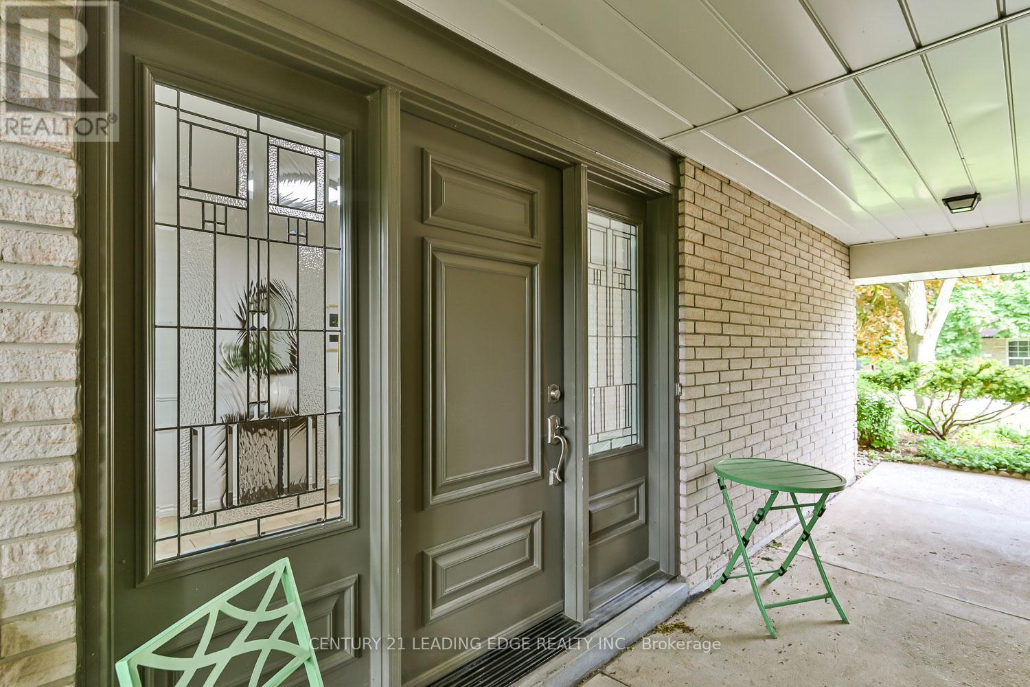 Property at 40 FONTHILL BOULEVARD image 4