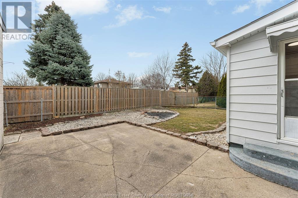 366 St.charles, Lakeshore, Ontario  N0R 1A0 - Photo 11 - 25015975