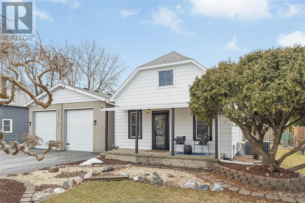 Property at 366 ST.CHARLES image 2