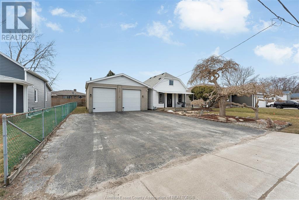 Property at 366 ST.CHARLES image 3