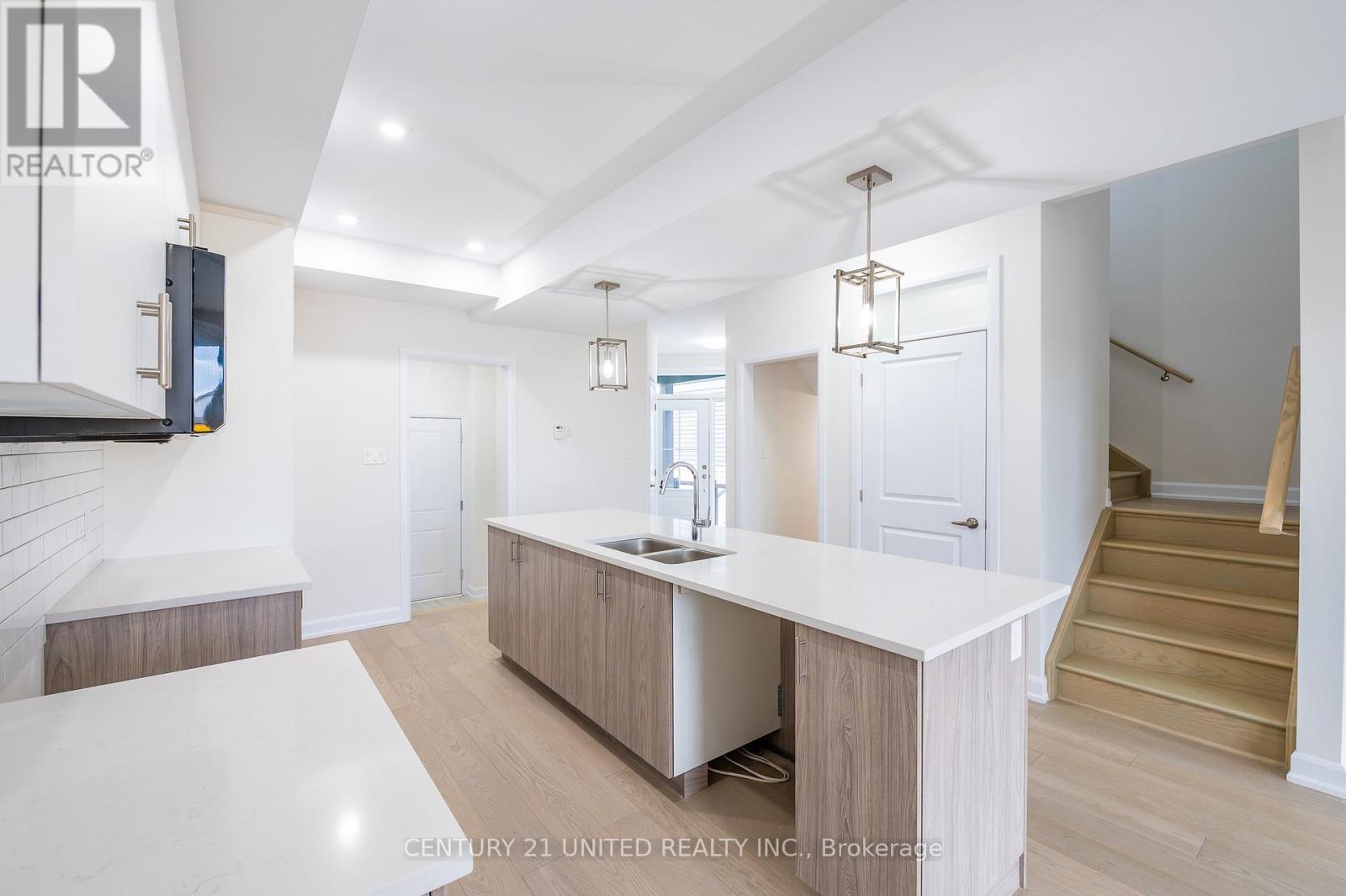 Property at 319 MULLIGHAN GARDENS image 3