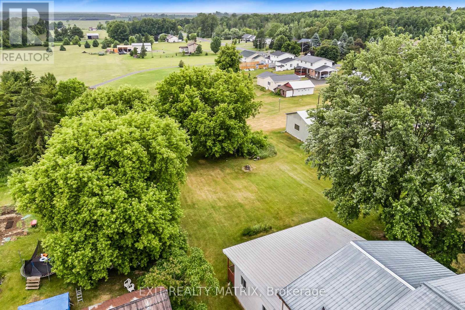 53 Labrosse Street, North Stormont, Ontario  K0C 1W0 - Photo 47 - X12242331