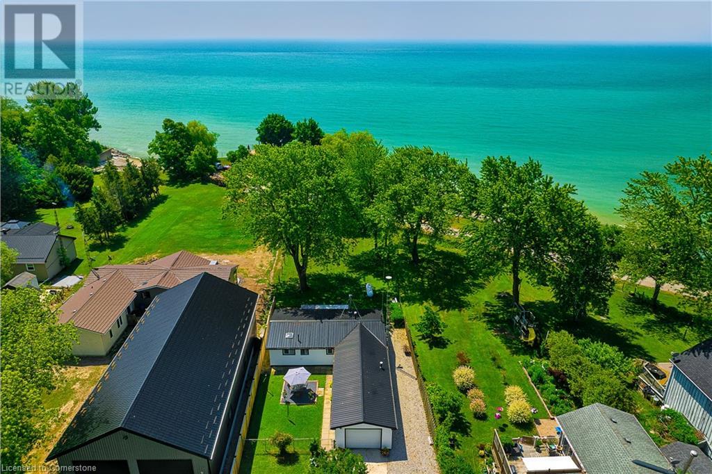 Property at 3058 LAKESHORE Road image 2