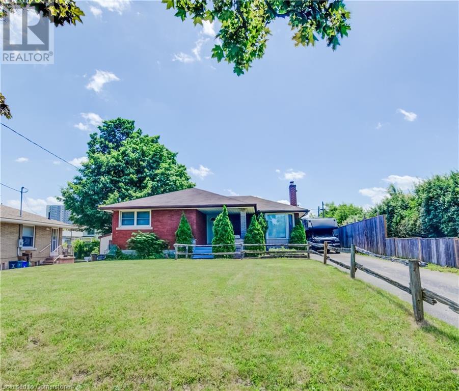 Property at 141 WOODHAVEN Road image 2