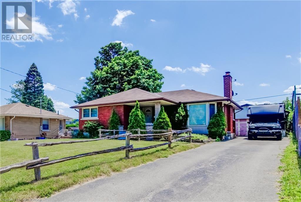 Property at 141 WOODHAVEN Road image 3