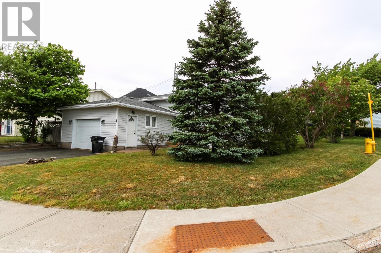 Property at 1 Creston Place image 2