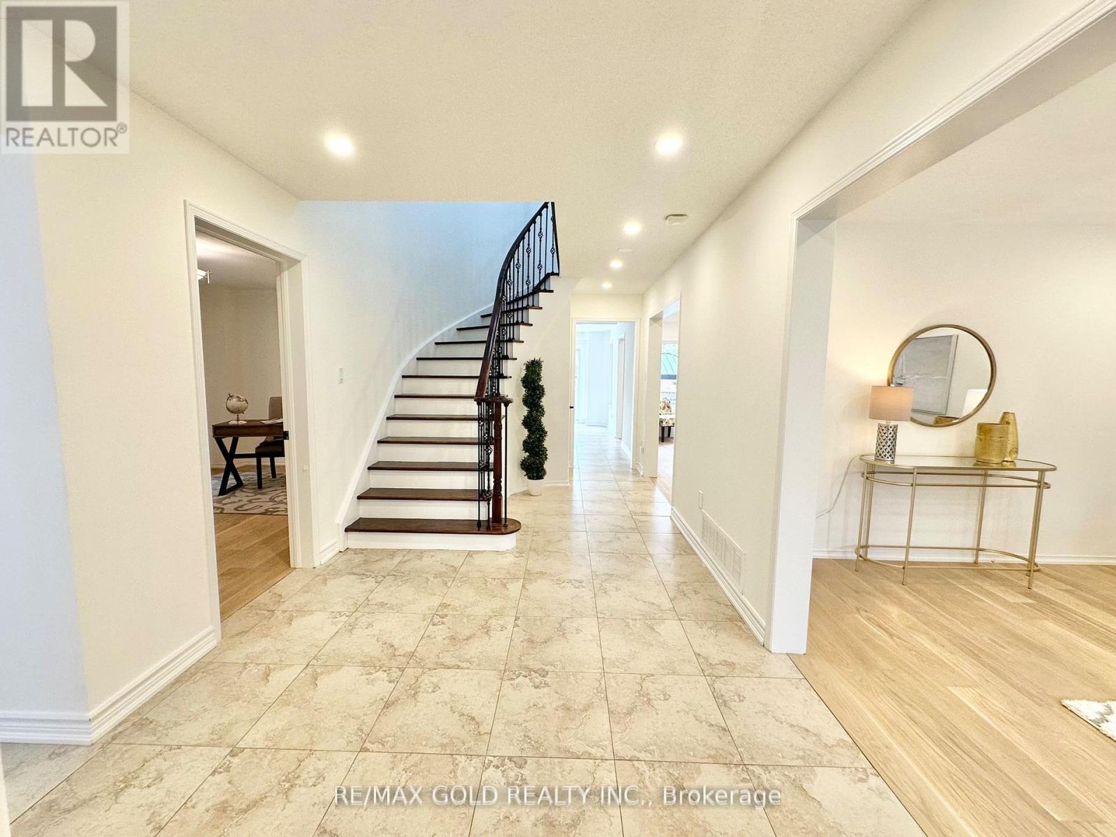 Property at 6296 CULMORE CRESCENT image 3