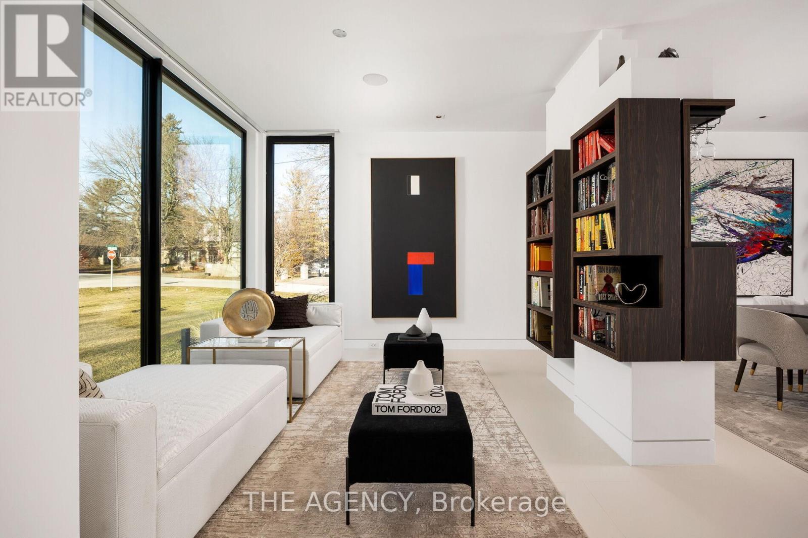 2048 Ardleigh Road, Oakville (Fd Ford), Ontario  L6J 4W8 - Photo 5 - W12239192