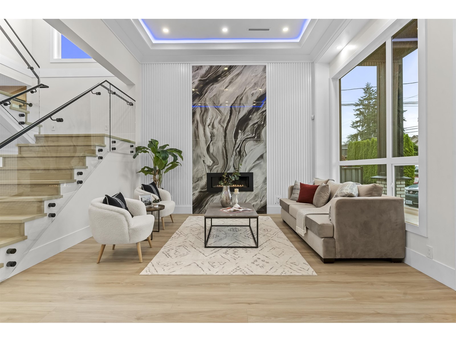 Property at 11367 88 AVENUE image 3