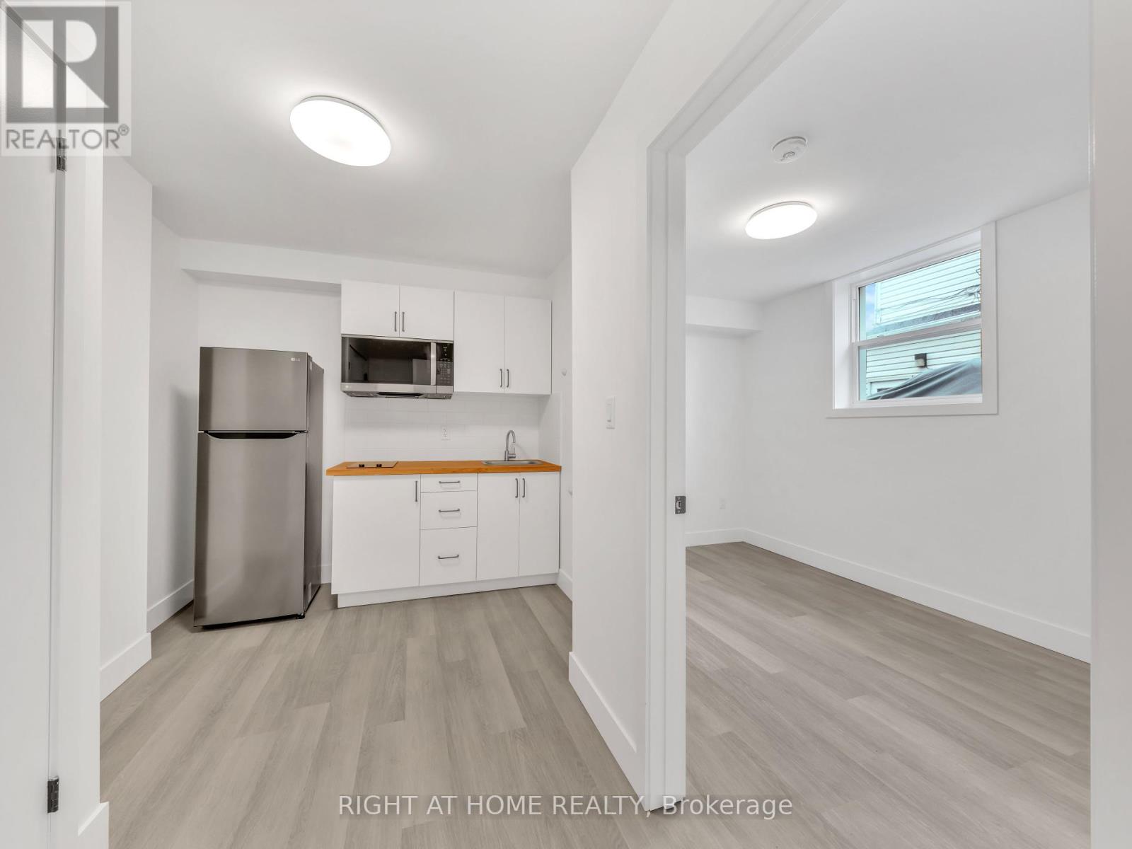 102 - 1804 Drouillard Road, Windsor, Ontario  N8W 3X5 - Photo 8 - X12242300