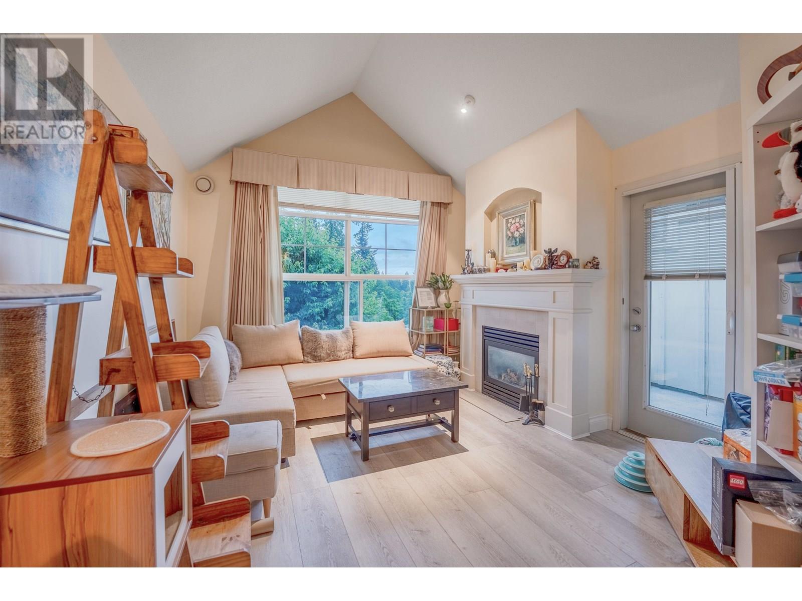 416 960 LYNN VALLEY ROAD, north vancouver, British Columbia V7J3V6