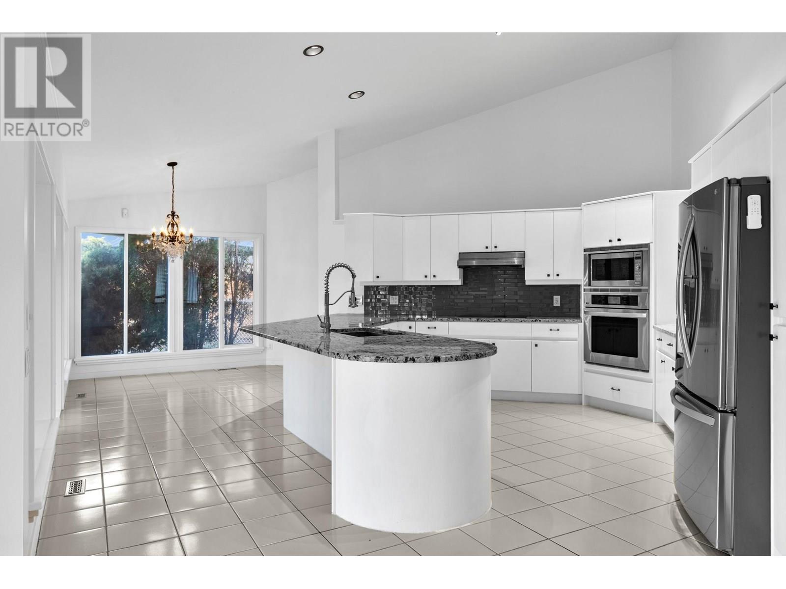 3784 Inglis Place, Peachland, British Columbia  V0H 1X2 - Photo 8 - 10353122