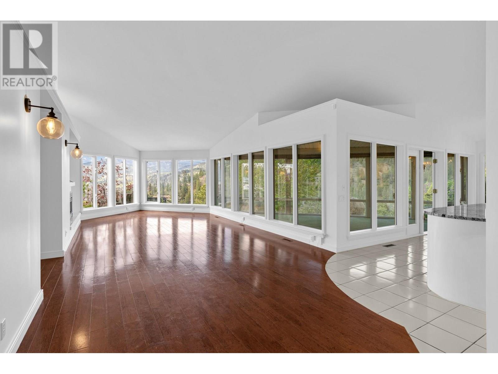 3784 Inglis Place, Peachland, British Columbia  V0H 1X2 - Photo 3 - 10353122