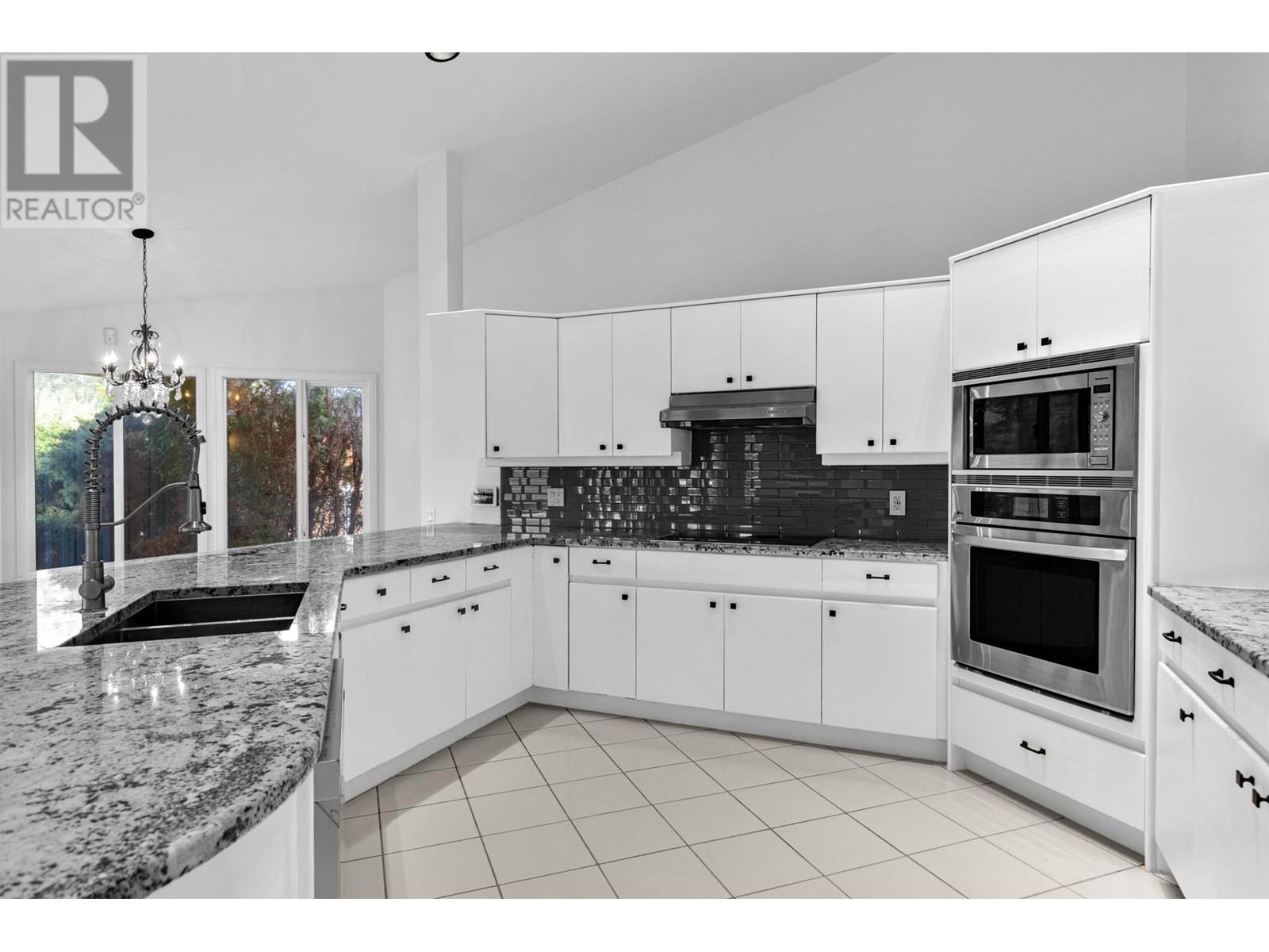 3784 Inglis Place, Peachland, British Columbia  V0H 1X2 - Photo 7 - 10353122