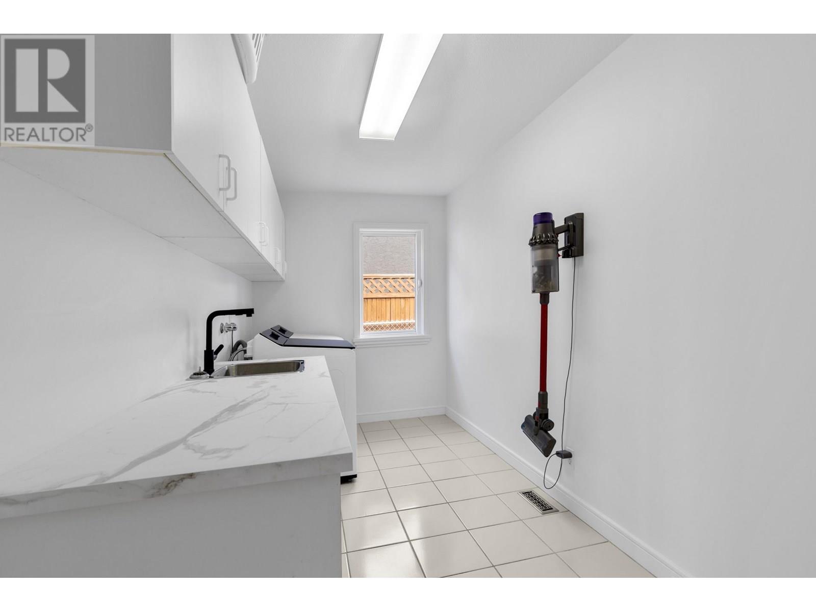 3784 Inglis Place, Peachland, British Columbia  V0H 1X2 - Photo 24 - 10353122