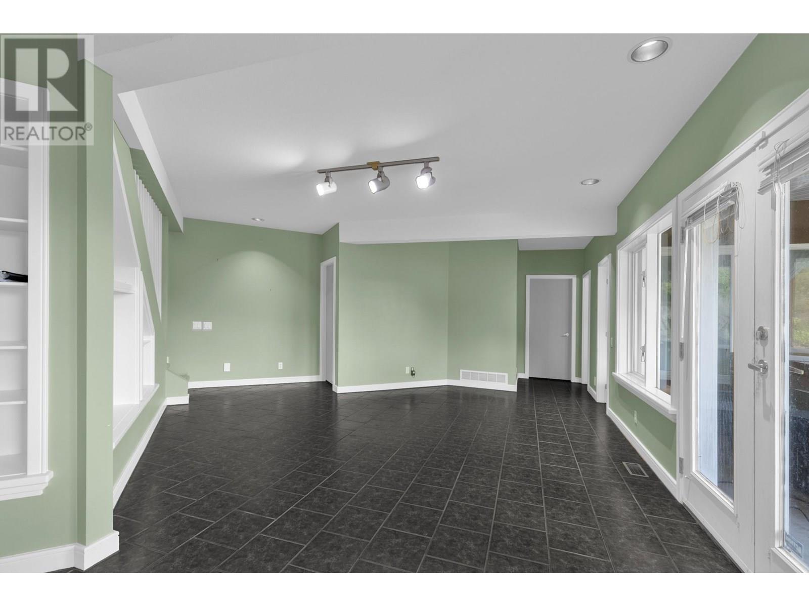 3784 Inglis Place, Peachland, British Columbia  V0H 1X2 - Photo 31 - 10353122