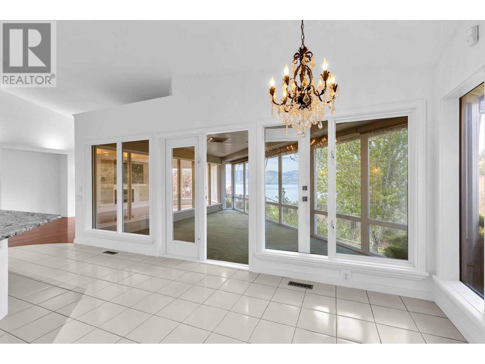 3784 Inglis Place, Peachland, British Columbia  V0H 1X2 - Photo 10 - 10353122