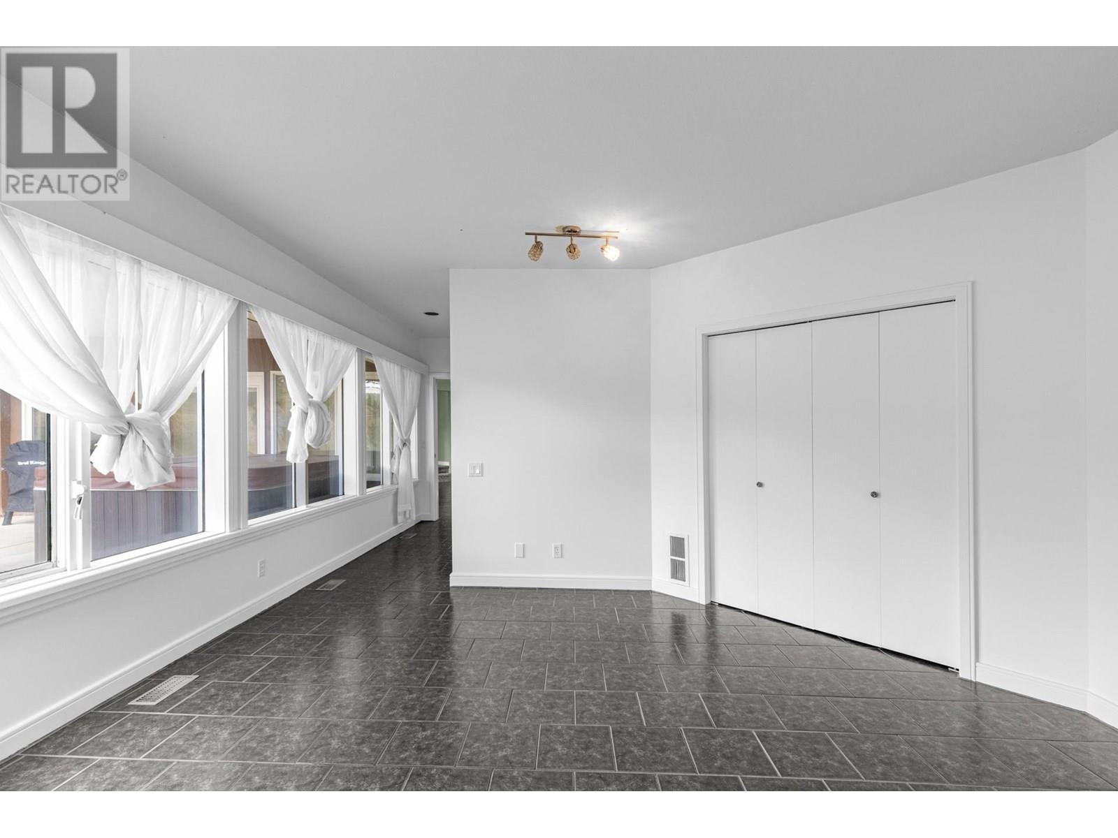 3784 Inglis Place, Peachland, British Columbia  V0H 1X2 - Photo 36 - 10353122