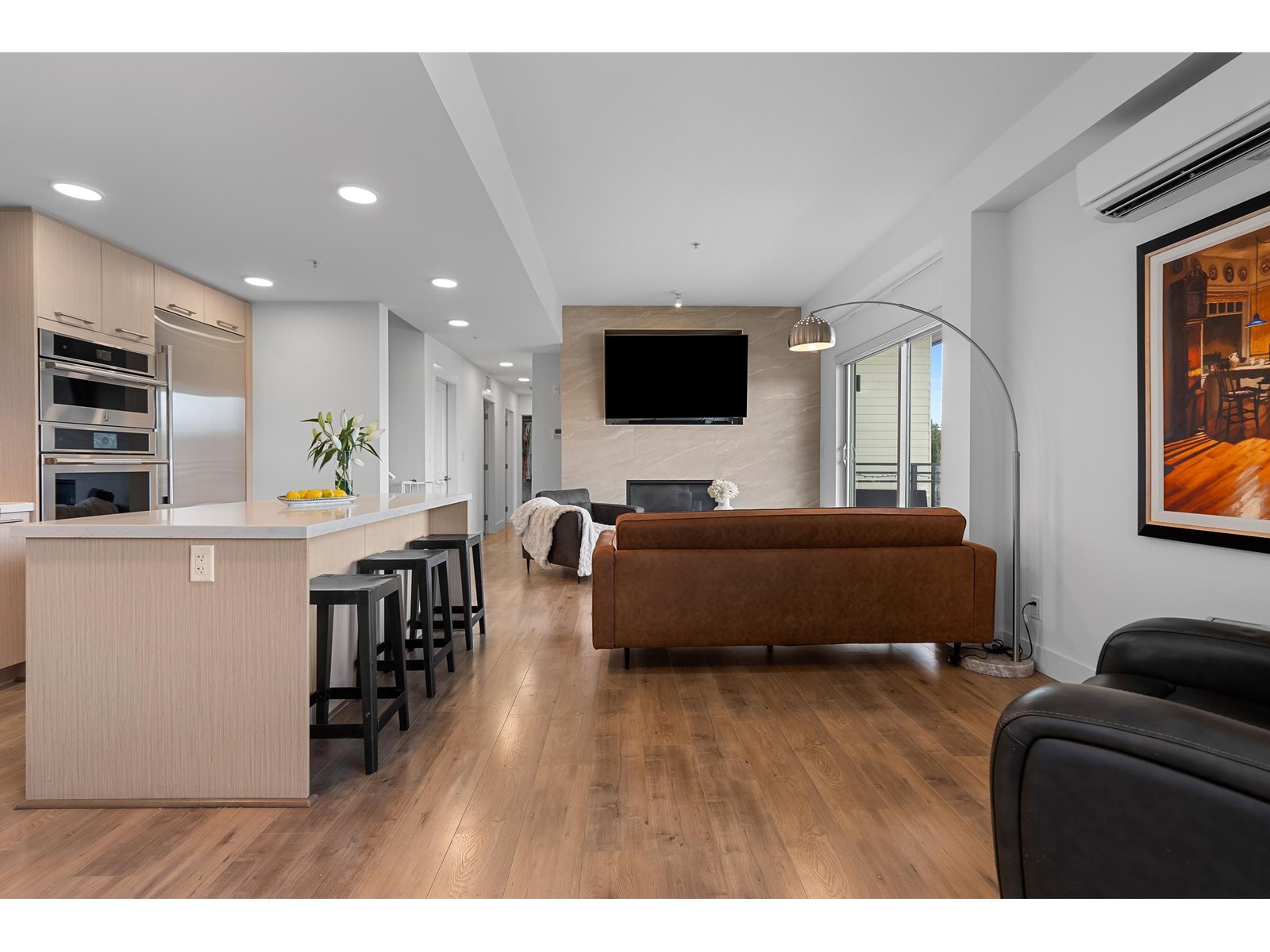 Listing Picture 10 of 40 : 501 14022 NORTH BLUFF ROAD, White Rock - 魯藝地產 Yvonne Lu Group - MLS Medallion Club Member