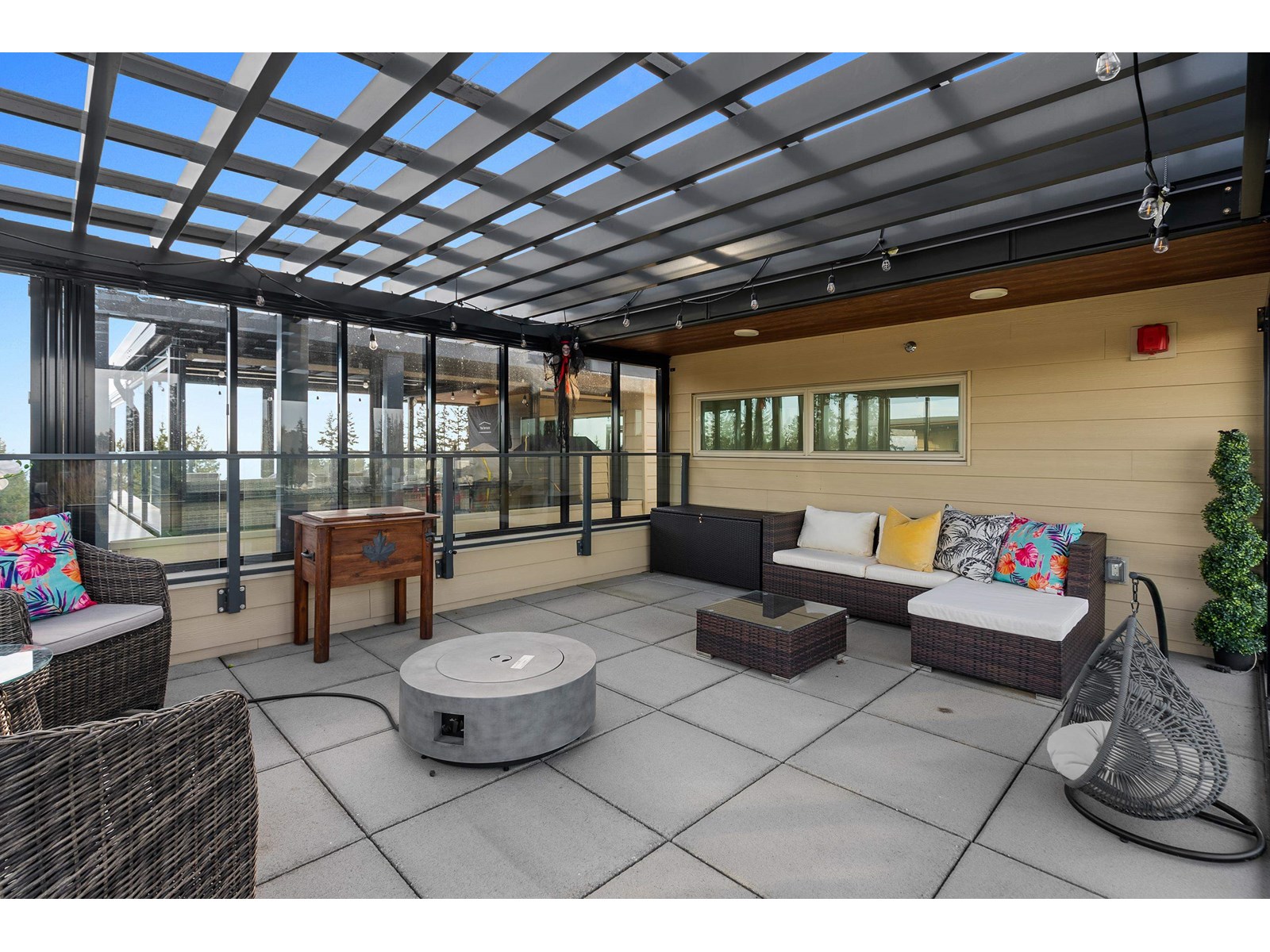 Listing Picture 34 of 40 : 501 14022 NORTH BLUFF ROAD, White Rock - 魯藝地產 Yvonne Lu Group - MLS Medallion Club Member