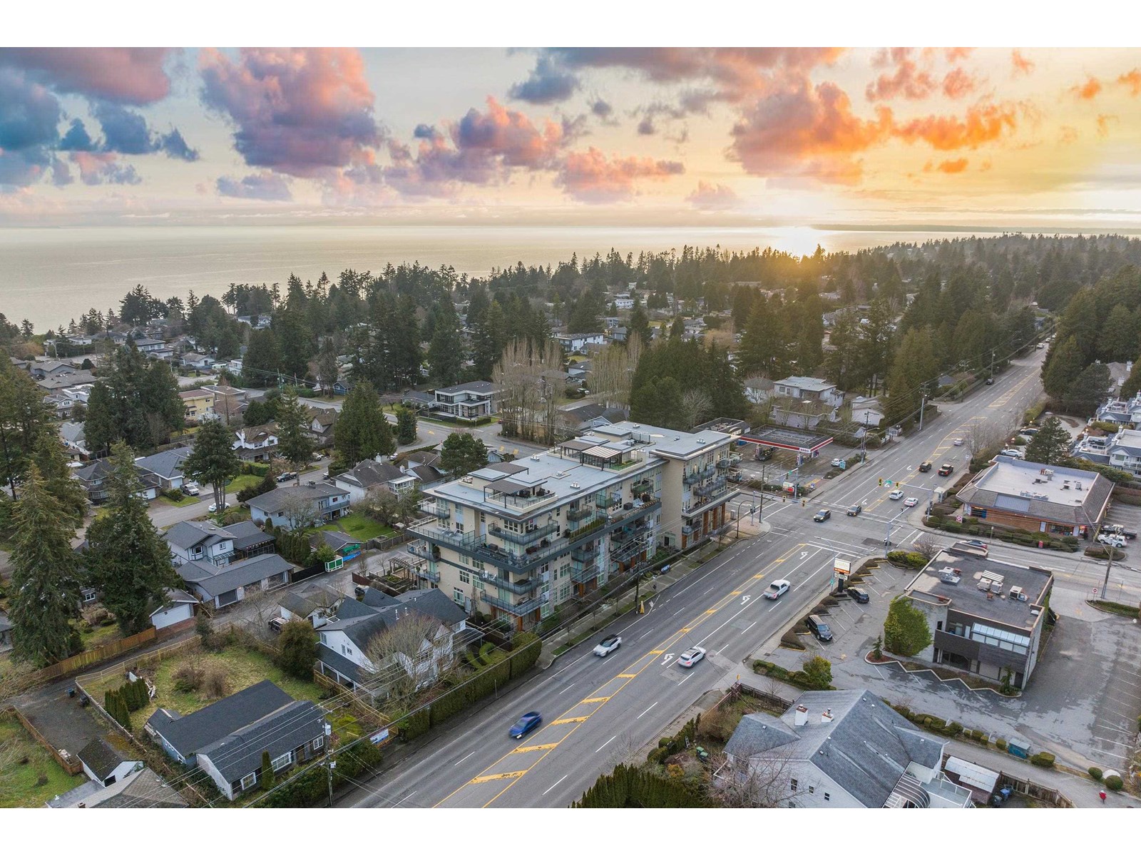 Listing Picture 39 of 40 : 501 14022 NORTH BLUFF ROAD, White Rock - 魯藝地產 Yvonne Lu Group - MLS Medallion Club Member