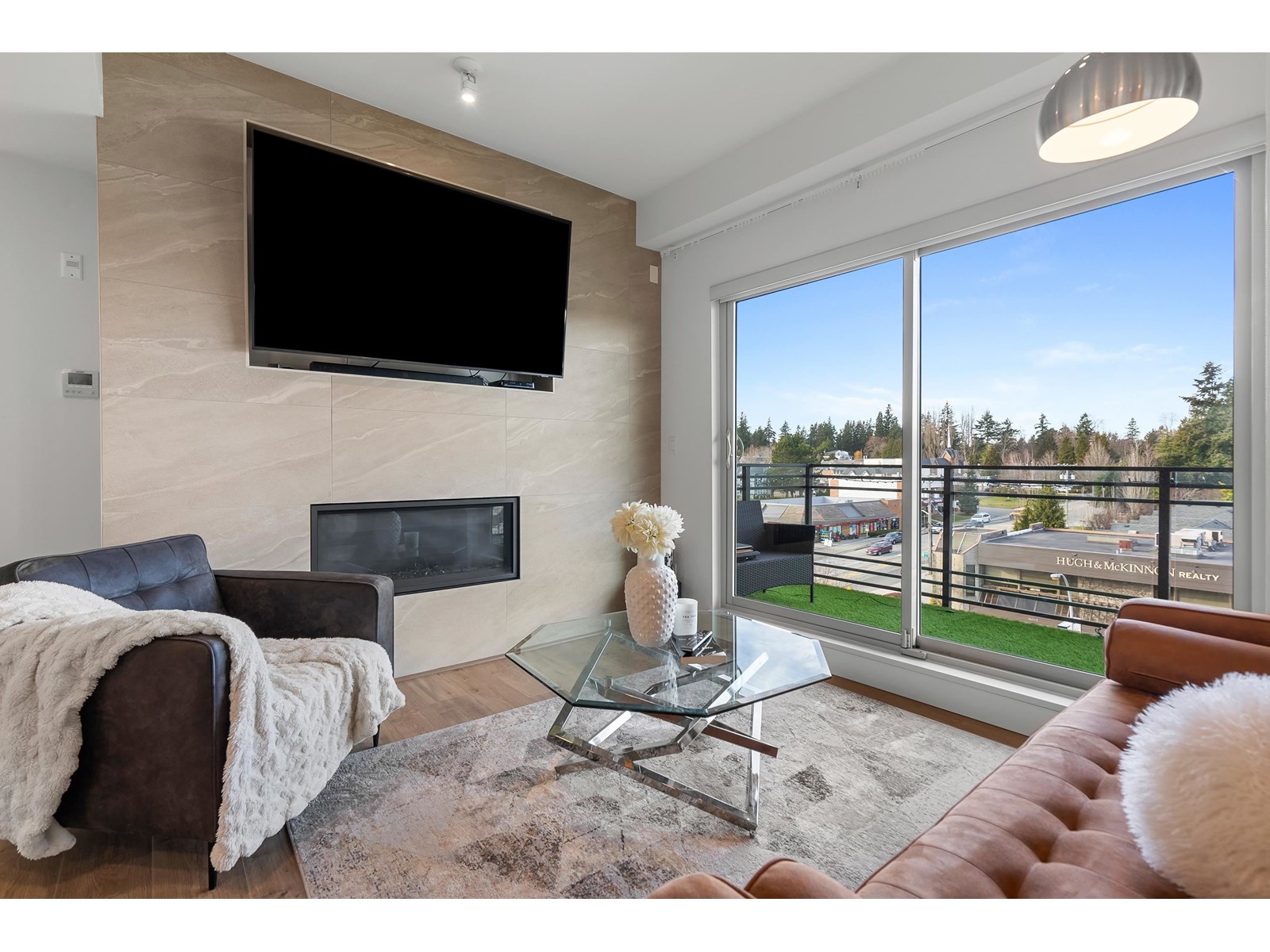 Listing Picture 12 of 40 : 501 14022 NORTH BLUFF ROAD, White Rock - 魯藝地產 Yvonne Lu Group - MLS Medallion Club Member