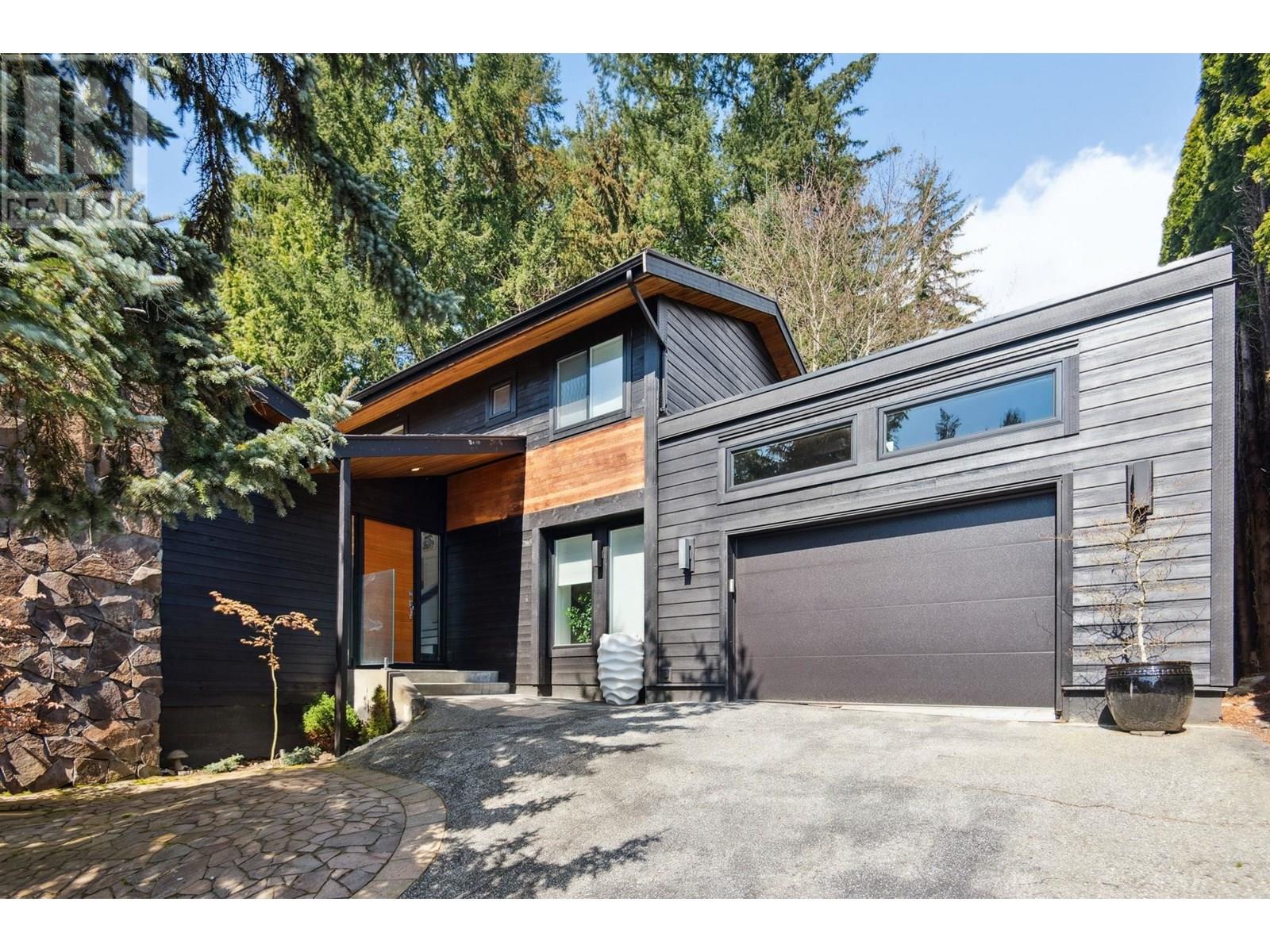 Property at 328 MONTERAY AVENUE image 2