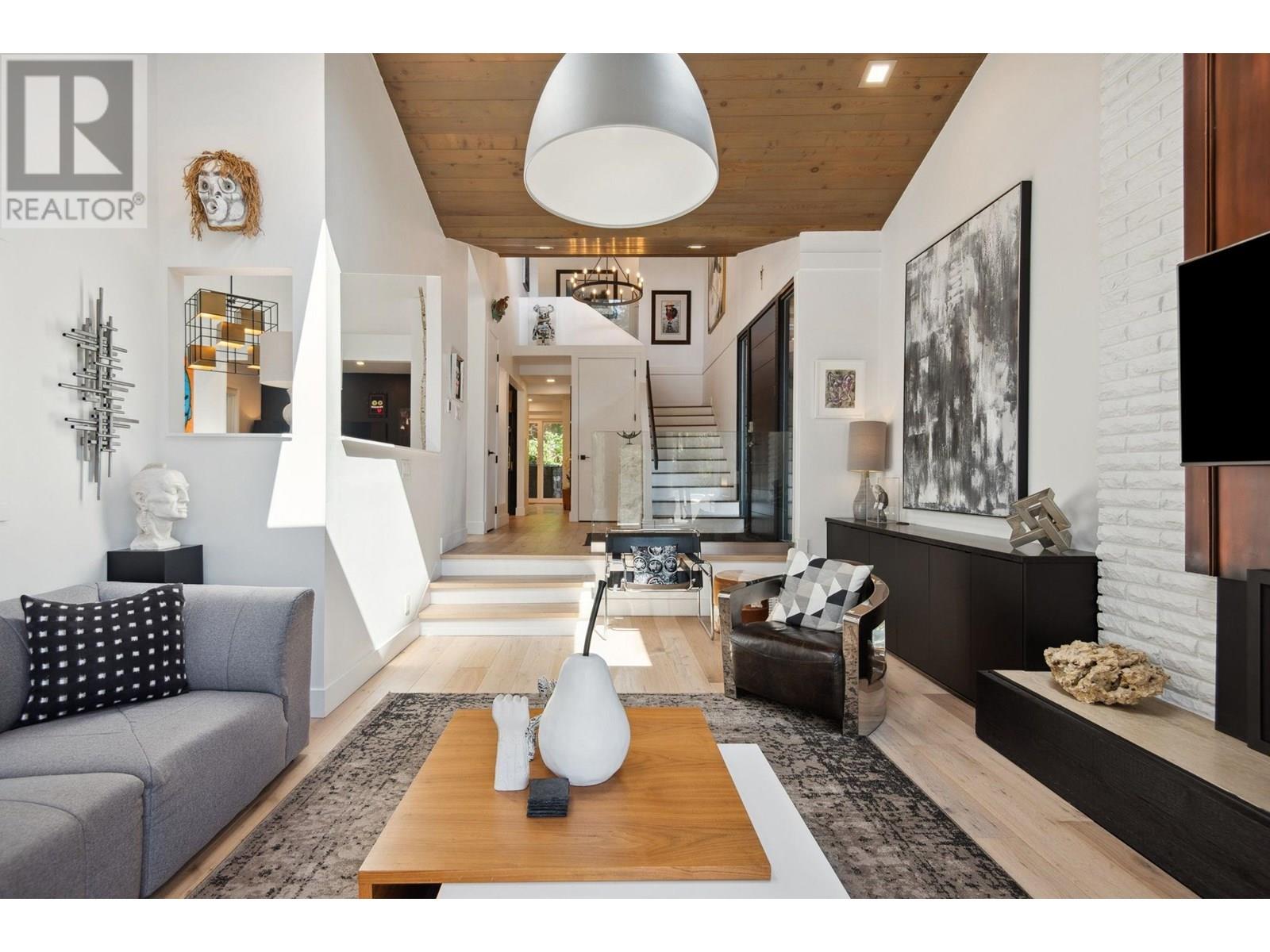 Property at 328 MONTERAY AVENUE image 4