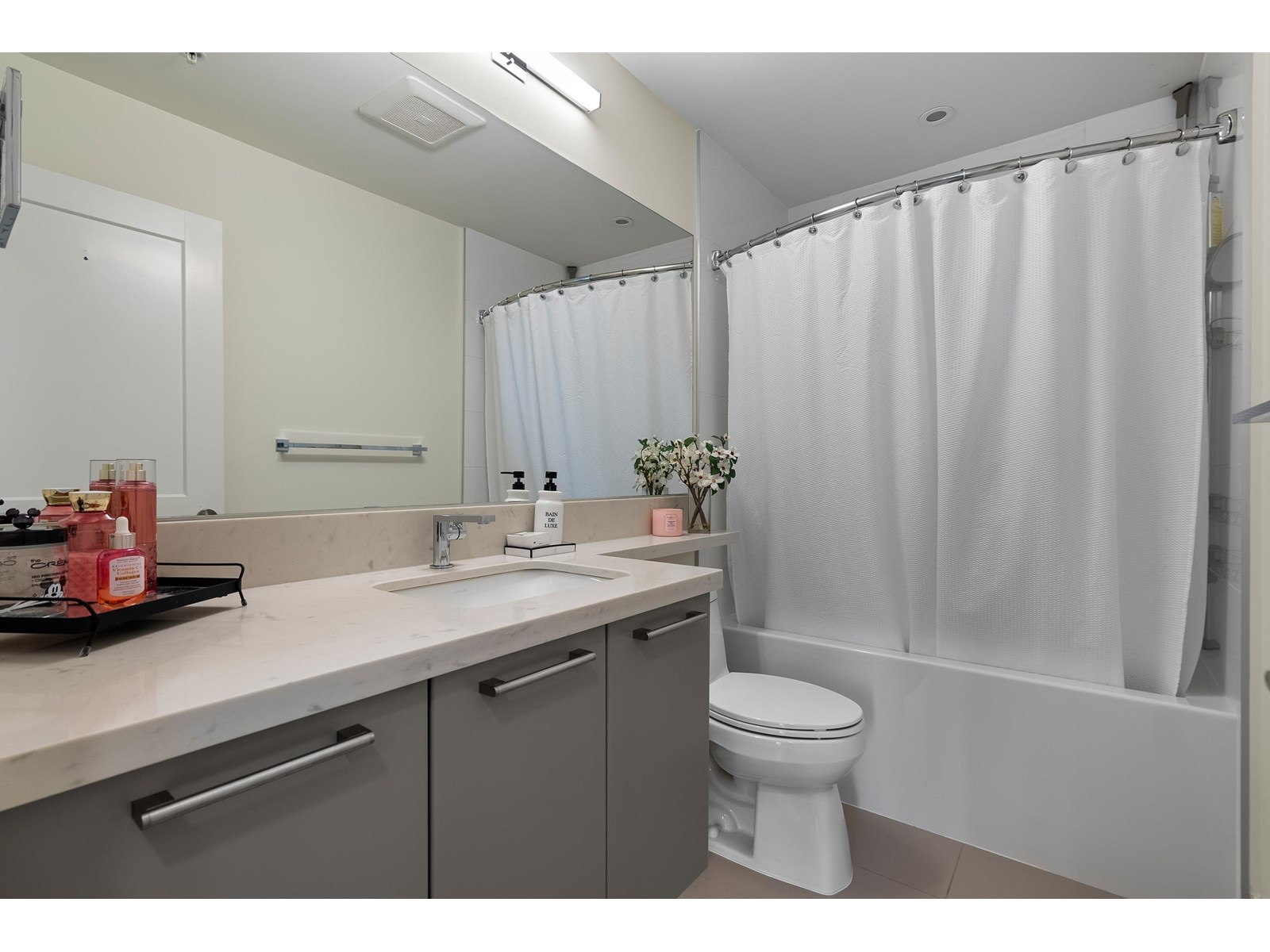 Listing Picture 30 of 40 : 501 14022 NORTH BLUFF ROAD, White Rock - 魯藝地產 Yvonne Lu Group - MLS Medallion Club Member