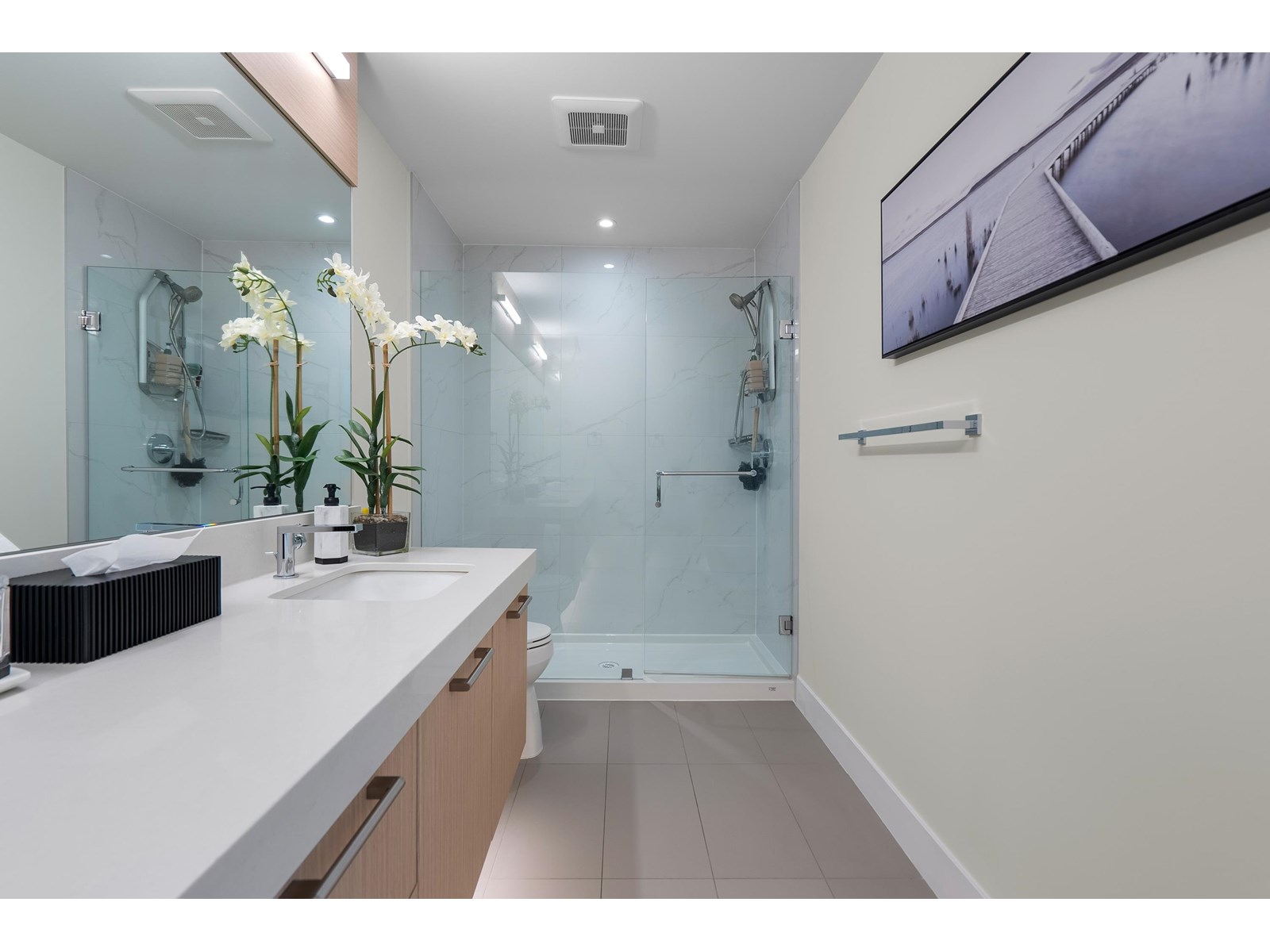 Listing Picture 23 of 40 : 501 14022 NORTH BLUFF ROAD, White Rock - 魯藝地產 Yvonne Lu Group - MLS Medallion Club Member