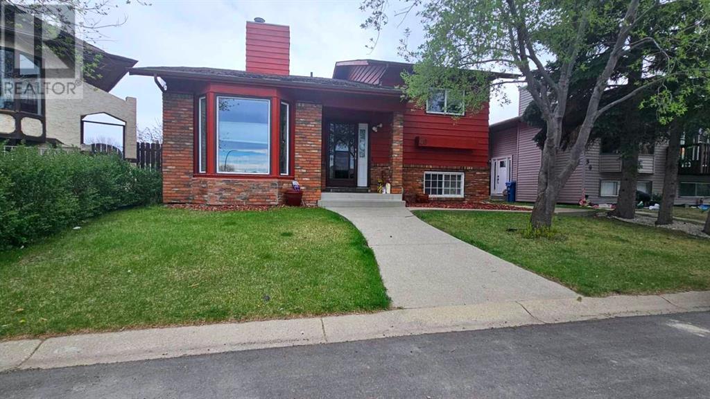 Property at 40 Whitworth Place NE image 1