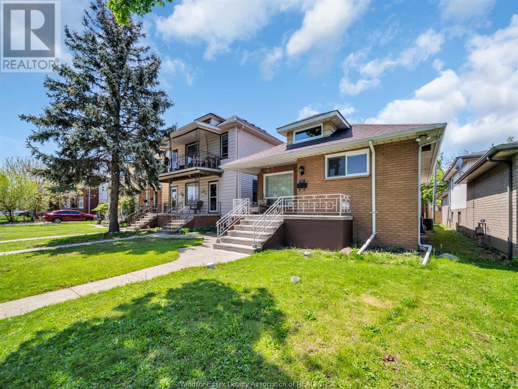 Property at 1061 HOWARD image 3