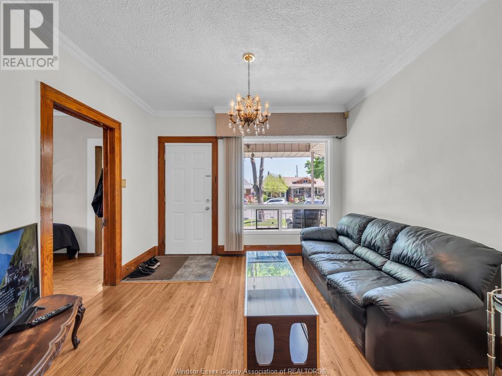 Property at 1061 HOWARD image 5