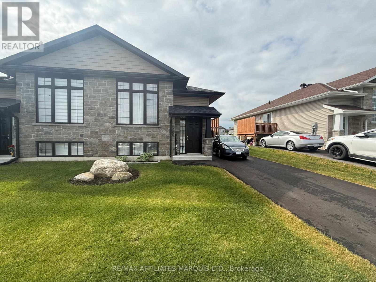 Property at 2445 WATSON CRESCENT image 1