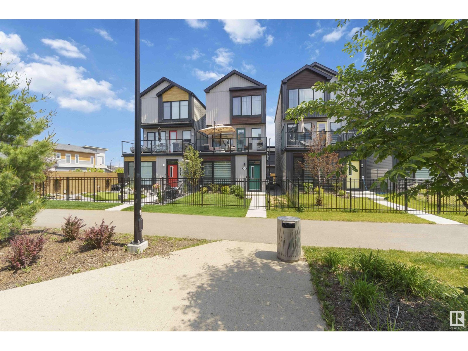 Property at 408 38A ST SW image 2