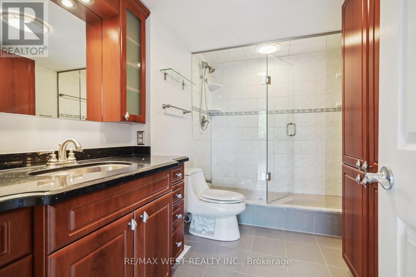3b - 256 Jarvis Street, Toronto, Ontario  M5B 2J4 - Photo 9 - C12242371