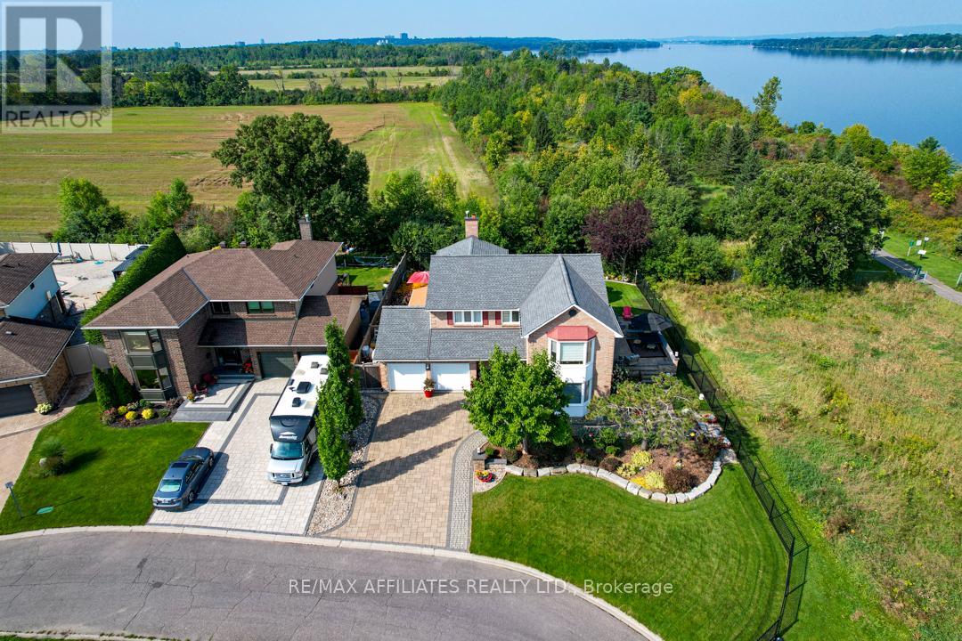 Property at 800 FAIRWINDS TERRACE image 2