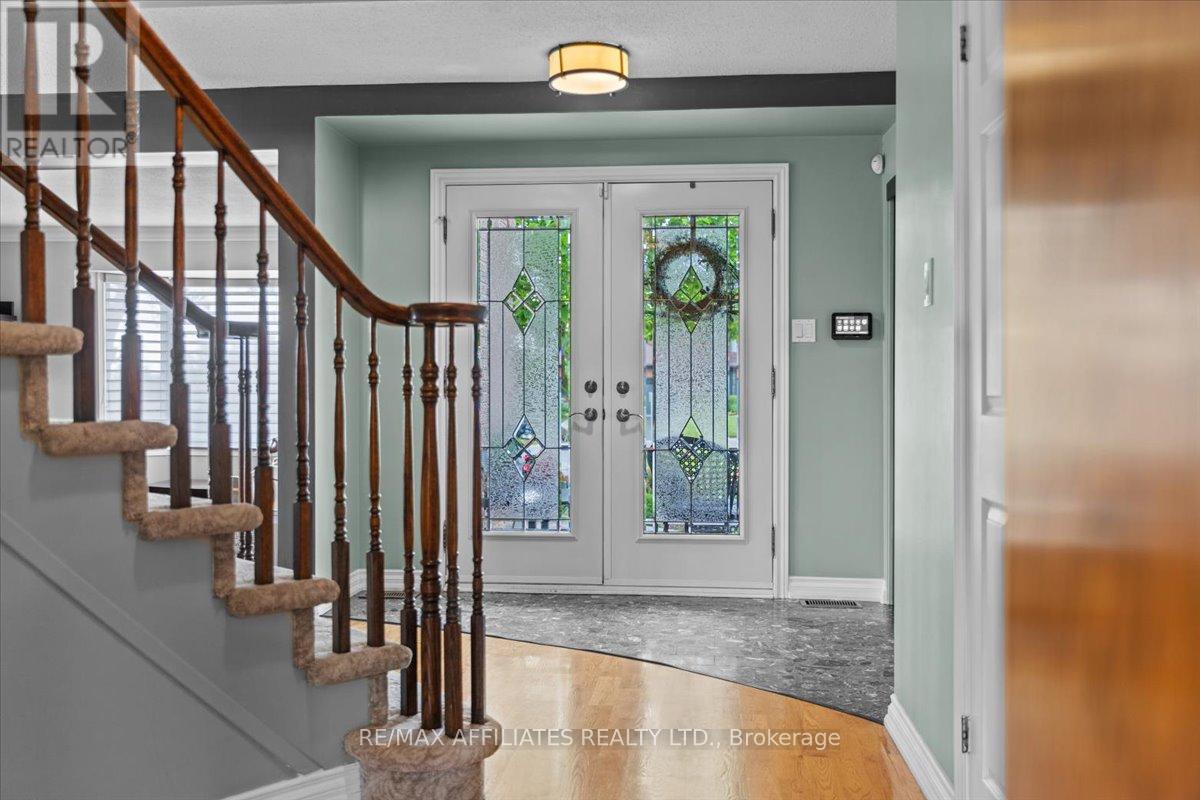 Property at 800 FAIRWINDS TERRACE image 4
