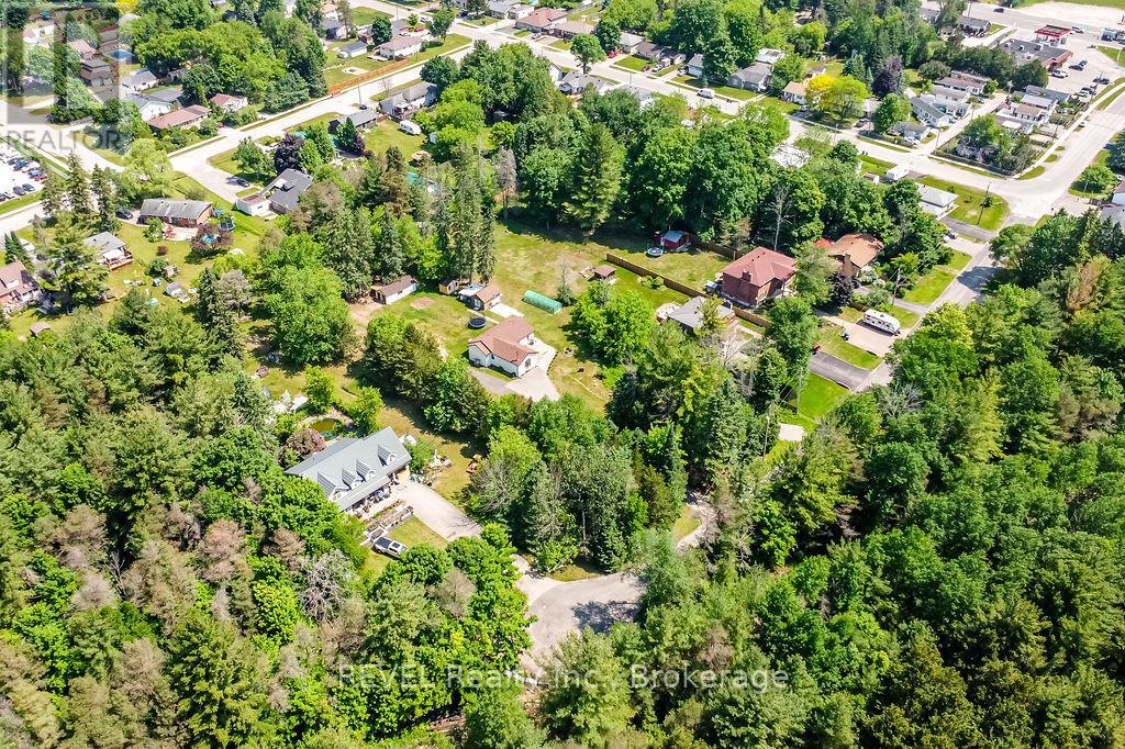 31 Pine River Road, Essa, Ontario  L0M 1B2 - Photo 8 - N12242482